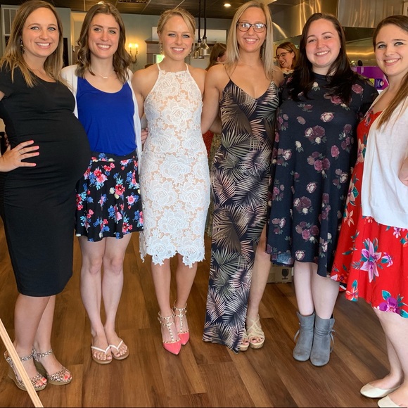 Lulu’s white lace bodycon midi dress - Picture 3 of 3